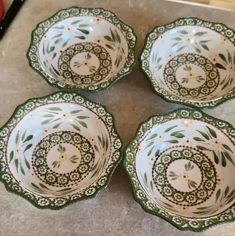 - 4 temptation old word by Tare soup cereal bowls green floral pattern